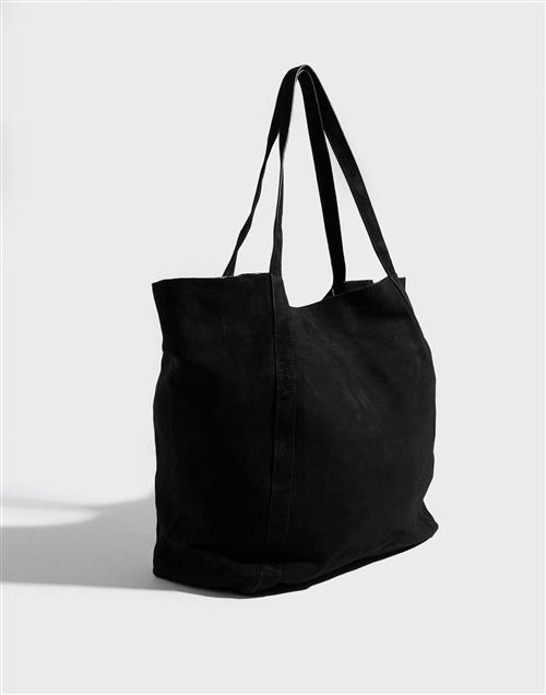 Se BECKSÖNDERGAARD - Sort - Suede Eden Bag ved Nelly