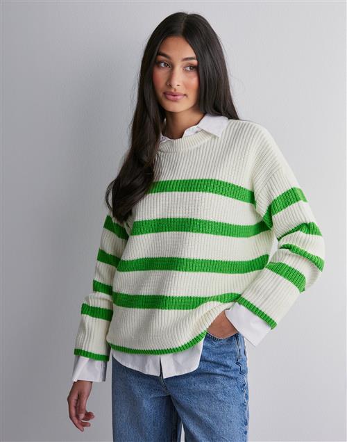 Se Selected Femme - Grøn - Slfbloomie Ls Knit O-Neck Noos ved Nelly