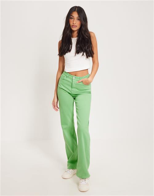 Se Pieces - Grøn - Pcholly Hw Wide Jeans Colour Noos B ved Nelly