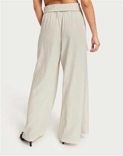 Neo Noir - Beige - Lana Pants