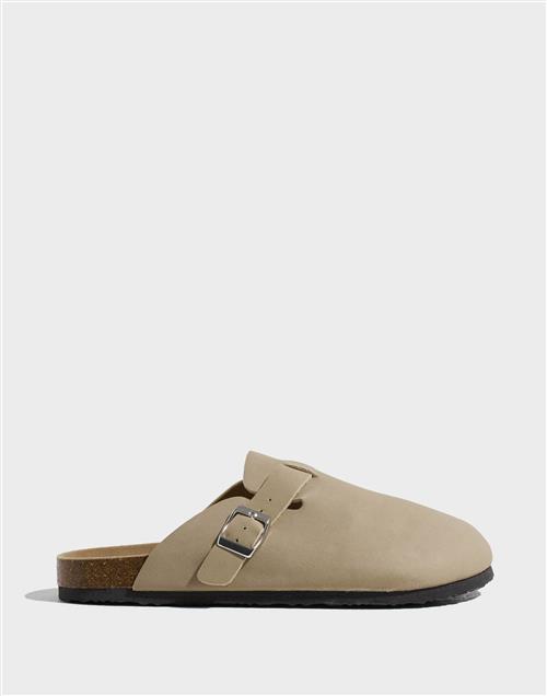 NLY MAN Suede Clog Slipper Tøfler Beige