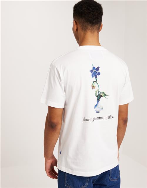 GARMENT PROJECT Relaxed Fit Tee - White / Flowing Commute Bliss Printed t-shirts Hvid