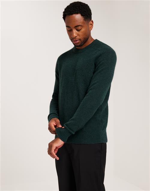 Se Selected Homme Slhrai Ls Knit Crew Neck Striktrøjer Green Gables ved NLY Man