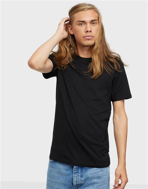 Se Jack & Jones Jjeorganic Basic Tee Ss O-Neck Noos Kortærmede t-shirts Sort ved NLY Man