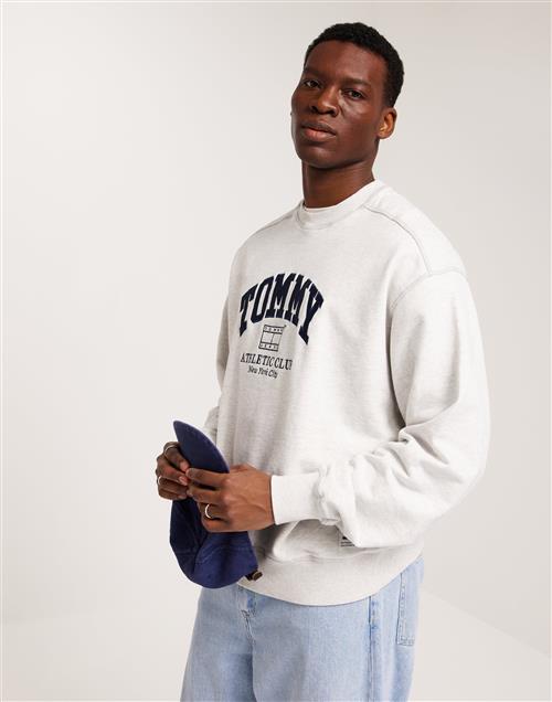 Tommy Jeans Tjm Boxy Gmd Crew Sweatshirts Grå