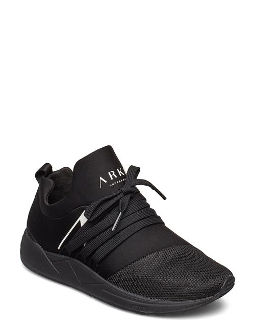 Se ARKK Copenhagen Raven Mesh Pet S-E15 All Black Whit ARKK Copenhagen Black ved Booztlet