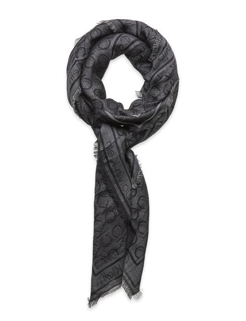 Se Calvin Klein Monogram Jacquard Scarf 130X130 Calvin Klein Black ved Booztlet