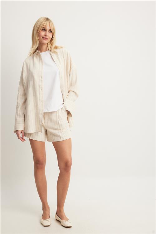 NA-KD Shorts i hørblanding med elastik bagpå - Beige,Stripe