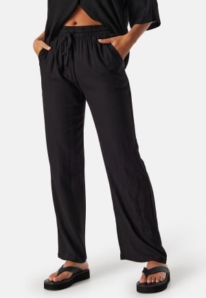 Se VILA Vipricil RW Pant Black 36 ved Bubbleroom