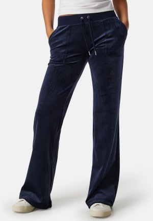 Se Juicy Couture Layla Pocket Pant Dark Blue M ved Bubbleroom