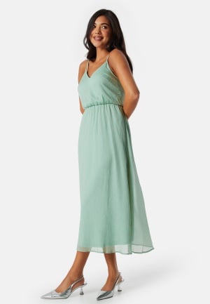 Se VILA Visiantha strap midi dress Swamp 40 ved Bubbleroom