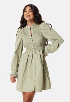 Se ONLY Onlida Aspen Smock Dress Fog XS ved Bubbleroom