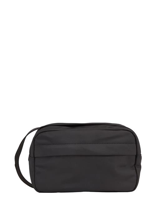 Se Calvin Klein Ck Faded Washbag Calvin Klein Black ved Booztlet