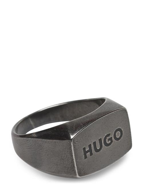 Se HUGO E-Logobold-Rin HUGO Silver ved Booztlet