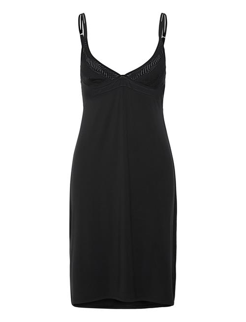 Se Calvin Klein Full Slip Calvin Klein Black ved Booztlet