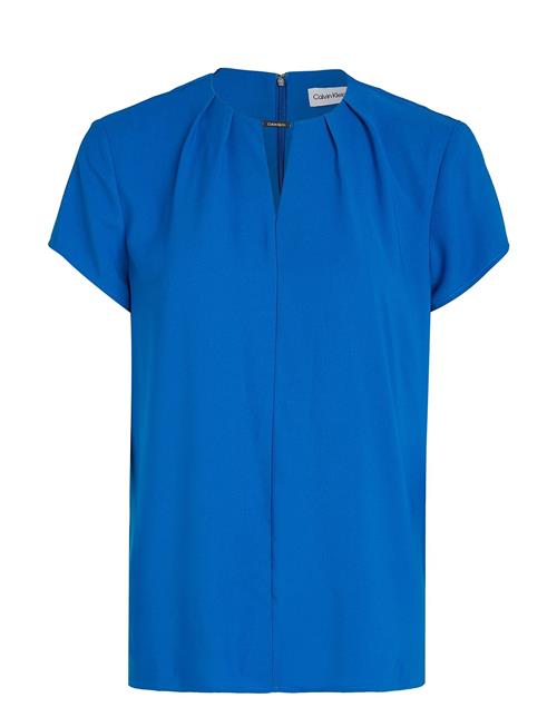 Se Calvin Klein Metal Bar Short Sleeve Blouse Calvin Klein Blue ved Booztlet