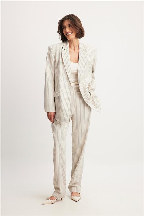 Se Ivona Zupet x NA-KD Pinstriped Suit Pants - Stripe ved NA-KD