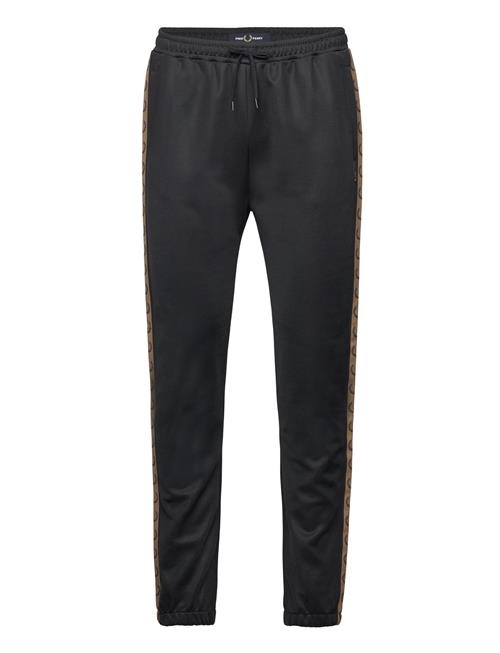 Se Fred Perry Seasonal Taped Trk Pant Fred Perry Black ved Booztlet