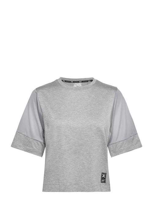 Se 2XU Motion Sport Mesh Tee 2XU Grey ved Booztlet