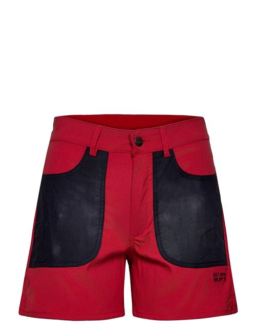 Se Famme Field Shorts Famme Red ved Booztlet