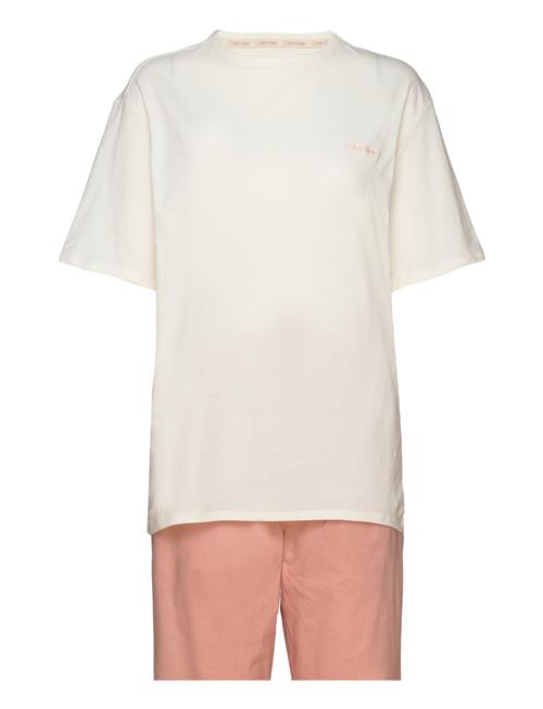 Se Calvin Klein Sleep Set Calvin Klein Pink ved Booztlet