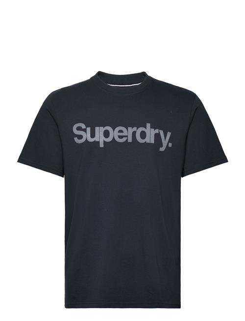 Se Superdry Core Logo City Loose Tee Superdry Navy ved Booztlet