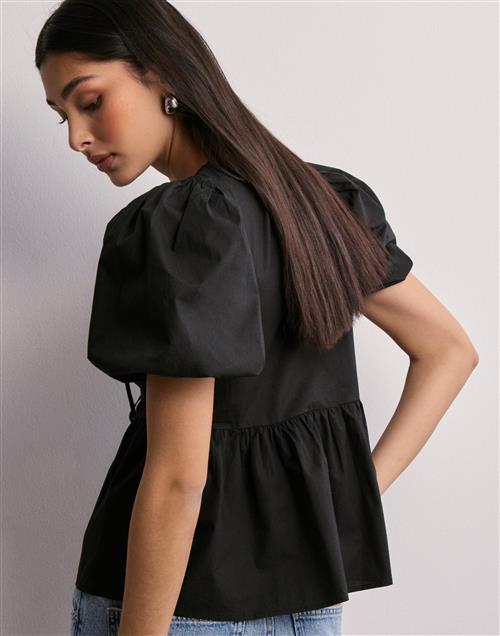 Nelly - Sort - Bow Puff Sleeve Blouse