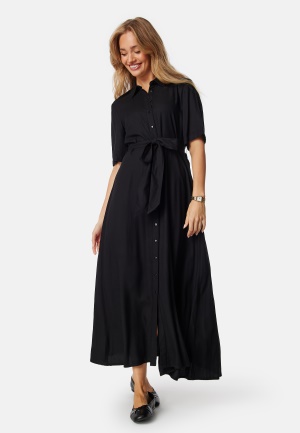 Se Happy Holly Viscose Belted Shirt Dress Black 32/34 ved Bubbleroom