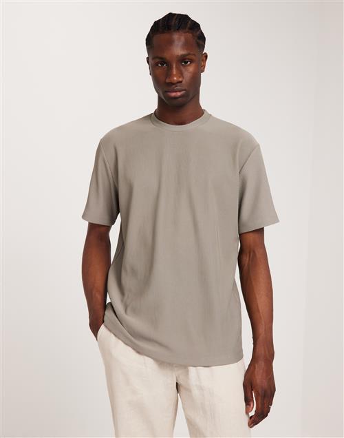 Selected Homme Slhrelax-Plisse Tee Ex T-Shirt & Singletter Beige