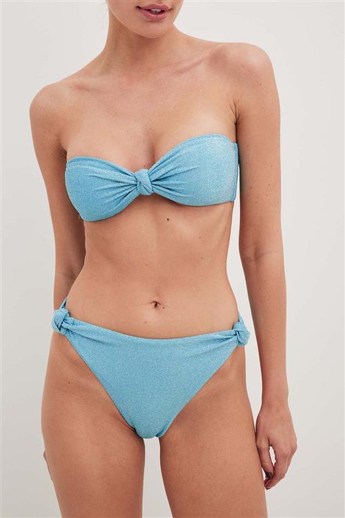 NA-KD Swimwear Bikinitrusse med skinnende knude og detalje - Blue