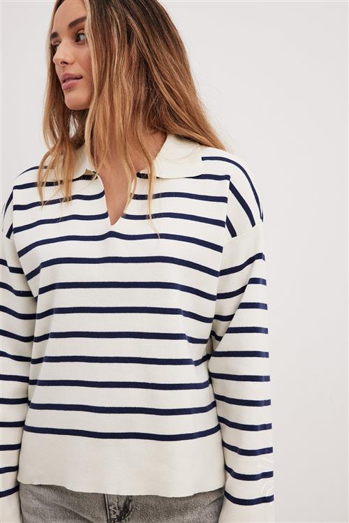 NA-KD Strikket sweater med krave og striber - Stripe