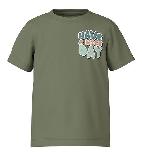 Se Name It Name It T-shirt - NmmVictor - Oil Green/Have A Nice Day ved KidsWorld