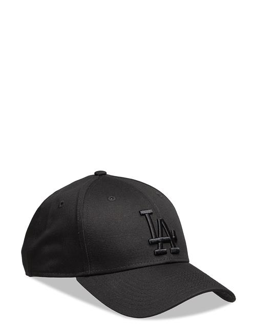 Se New Era League Essential 940 Losdod New Era Black ved Booztlet