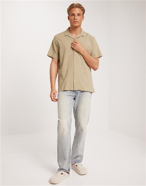 Jack & Jones Jorluke Crinkle Resort Shirt Ss Sn Kortærmede skjorter Fields of Rye