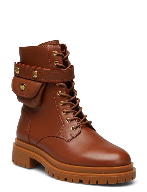 Se Lauren Ralph Lauren Cammie Burnished Leather Boot Lauren Ralph Lauren Brown ved Booztlet