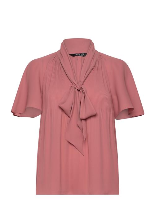 Se Lauren Ralph Lauren Pleated Georgette Tie-Neck Blouse Lauren Ralph Lauren Pink ved Booztlet