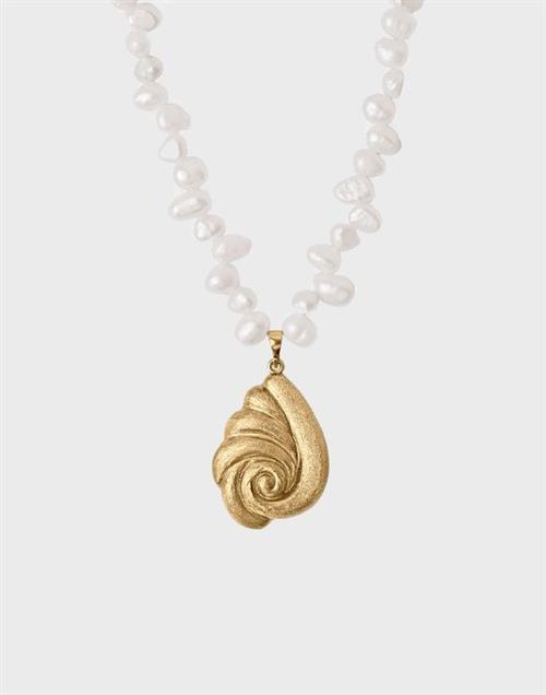 Se Muli Collection - Guld - Seashell Necklace ved Nelly