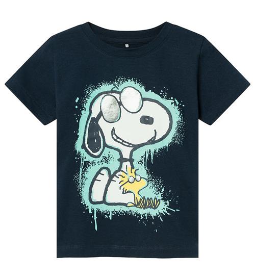 Se Name It Name It T-Shirt - NmmMaikel Snoopy - Dark Sapphire ved KidsWorld