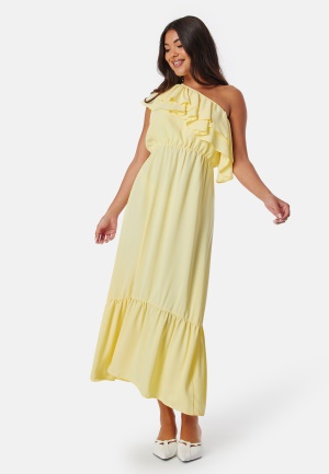 Se John Zack One Shoulder Ruffle Maxi Dress Light Yellow XS (UK8) ved Bubbleroom