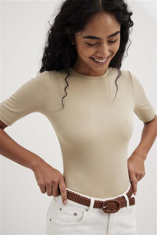 NA-KD Basic Rundhalset ribbet top - Beige