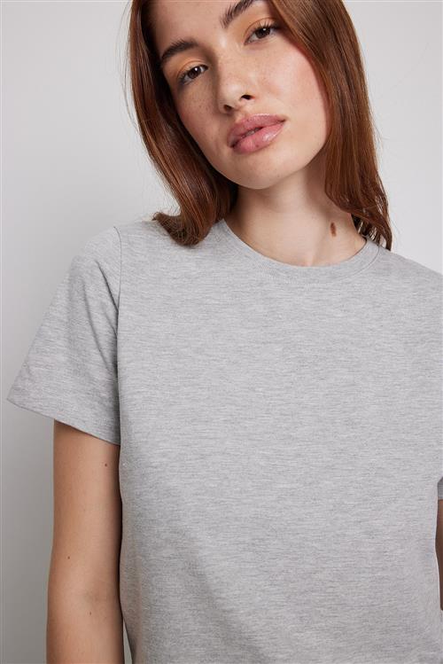 NA-KD Basic T-shirt i bomuld med rund hals - Grey