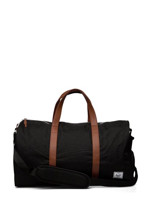 Se Herschel Herschel Novel Duffle Herschel Black ved Booztlet