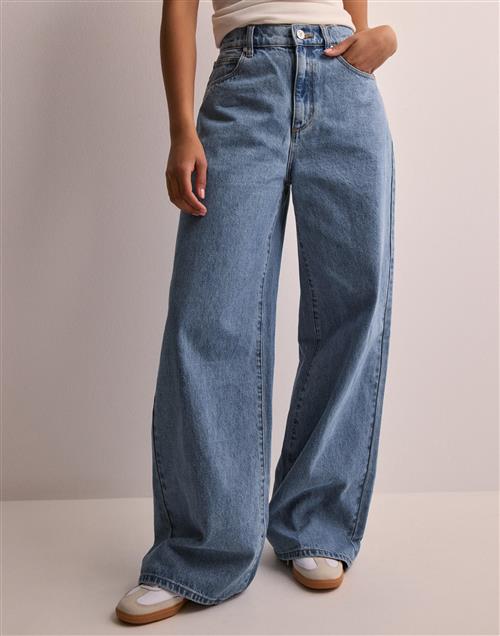 Se Abrand Jeans - Blå - 95 Super Baggy Gigi ved Nelly