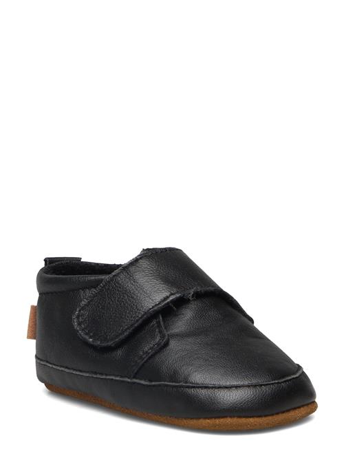 Se Melton Classic Leather Slippers Melton Black ved Booztlet