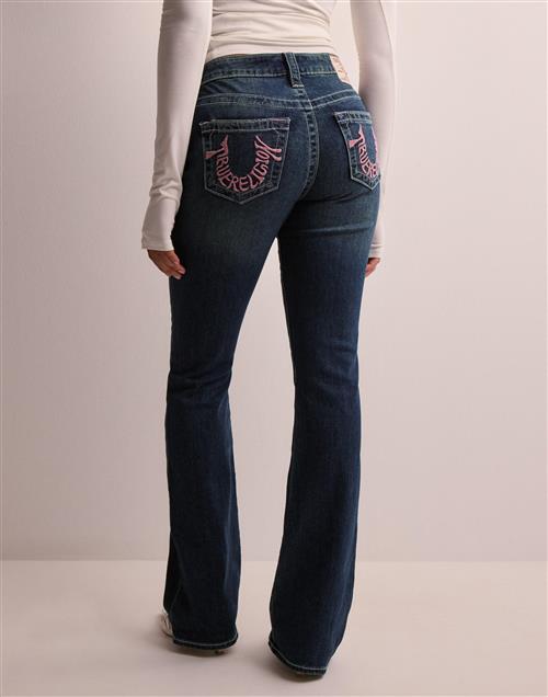 Se True Religion - Blå - Hs Emb Pkt Becca Mr Bootcut ved Nelly