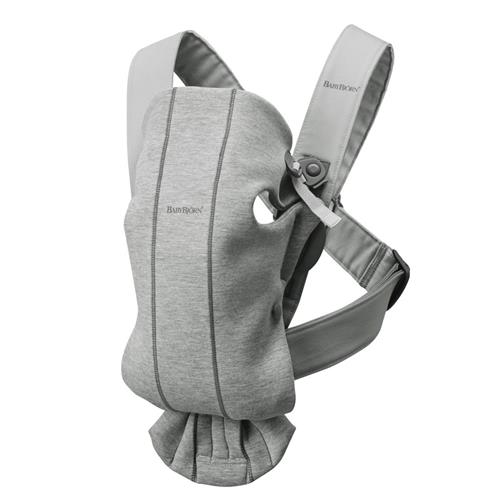 Se BabyBjörn Mini Bæresele Light Grey | Grå | 0-3 ved Babyshop