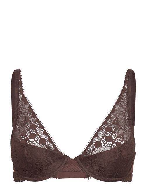 Se CHANTELLE Day To Night Plunge Spacer Bra CHANTELLE Brown ved Booztlet