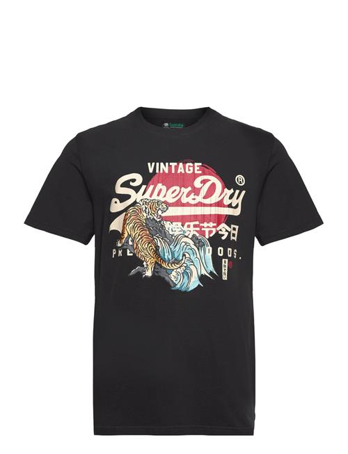 Se Superdry Tokyo Vl Graphic T Shirt Superdry Black ved Booztlet