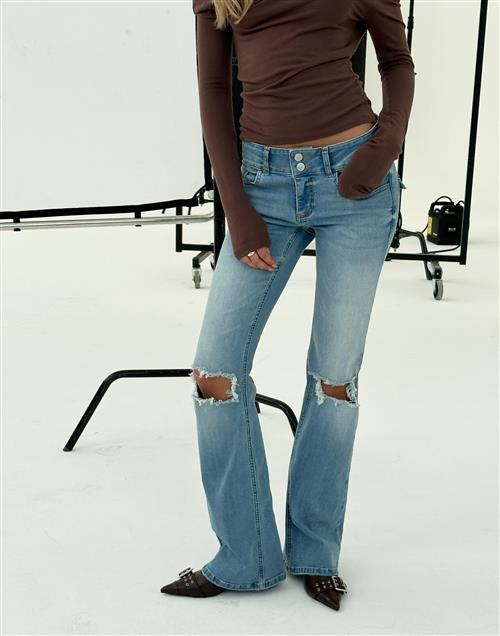 Se Nelly - Blå - Low Waist Bootcut Flap Pocket Jeans ved Nelly