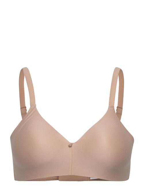 Se CHANTELLE C Comfort Wirefree Support T-Shirt Bra CHANTELLE Cream ved Booztlet